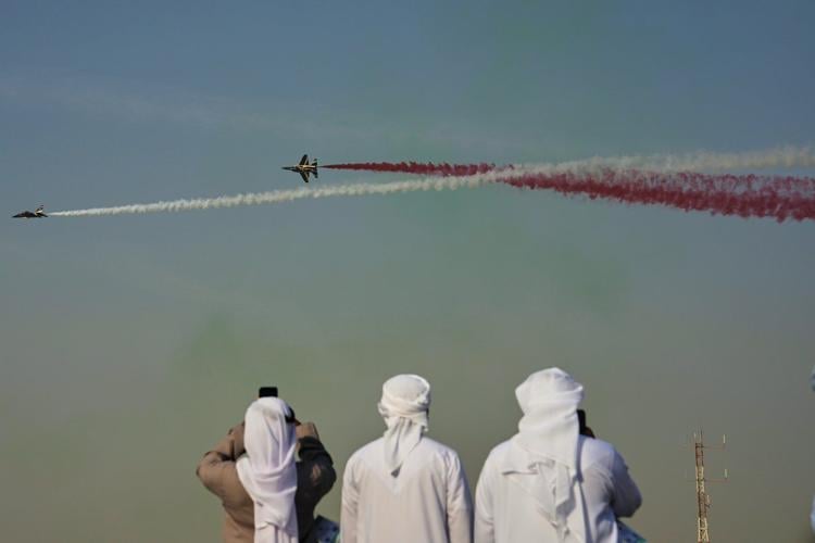 Indian combat aircraft crashes during a demonstration at the Dubai Air Show