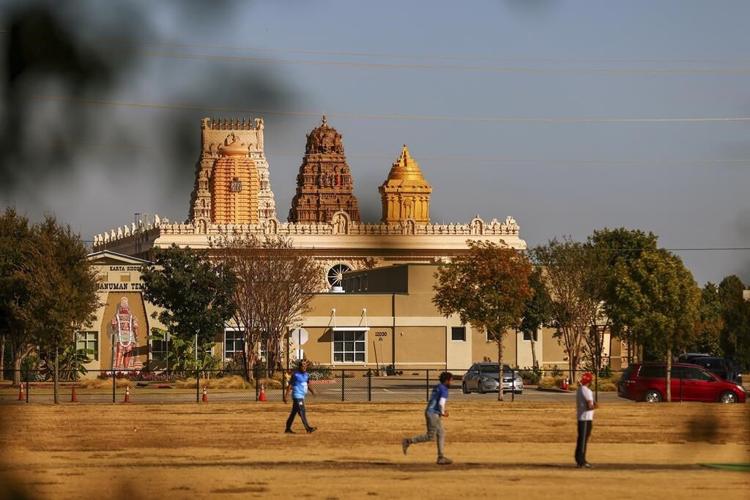 In Dallas suburbs, Friday Night Lights make way for cricket