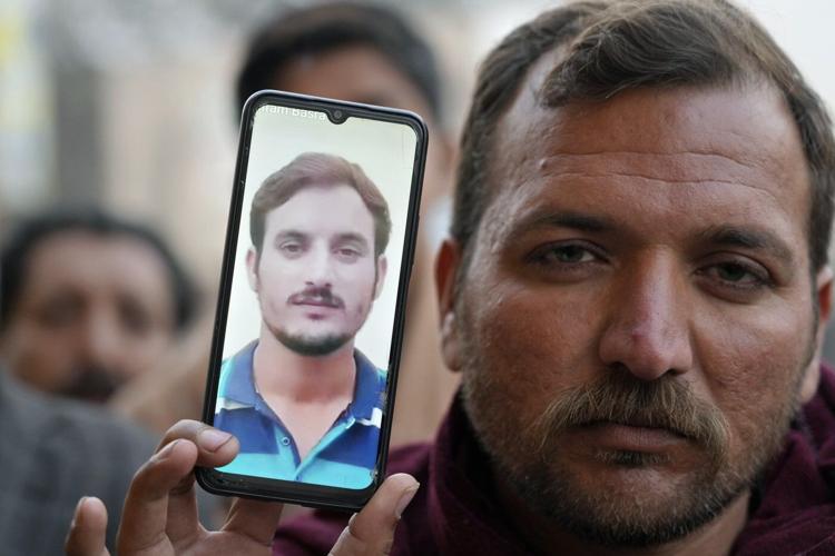Bodies of 4 Pakistanis who died on a migrant boat journey off West Africa return home for burial