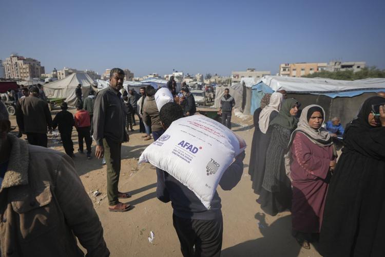Middle East latest: 4 children killed in Gaza strike