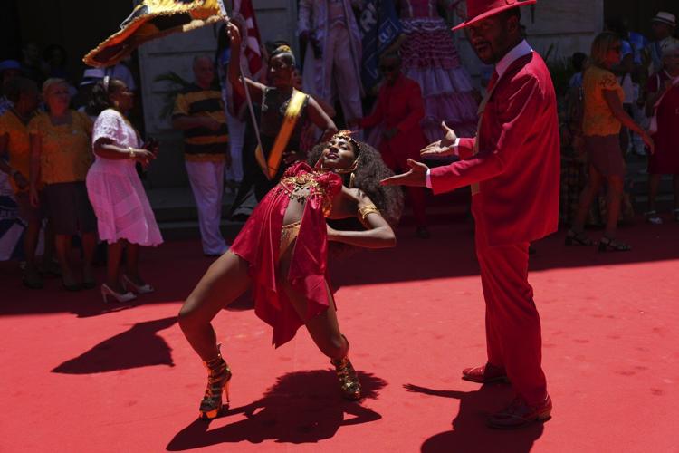 Rio's Carnival kicks off as mayor gives key to the city to King Momo