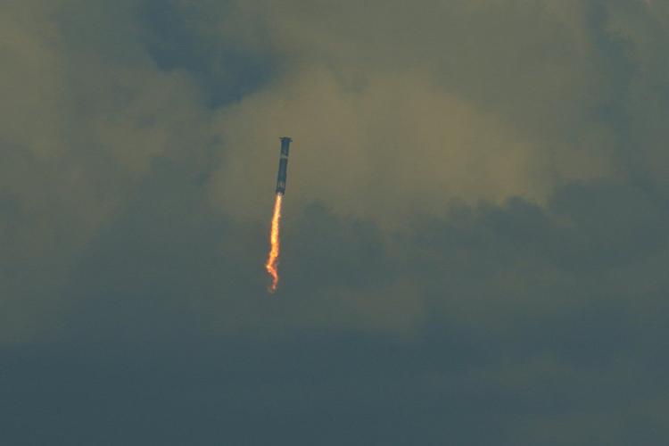 SpaceX launches the 11th test flight of its mega Starship rocket with another win