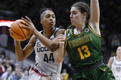 Canada's Edwards, UConn opens March Madness run with 95-52 rout of Vermont