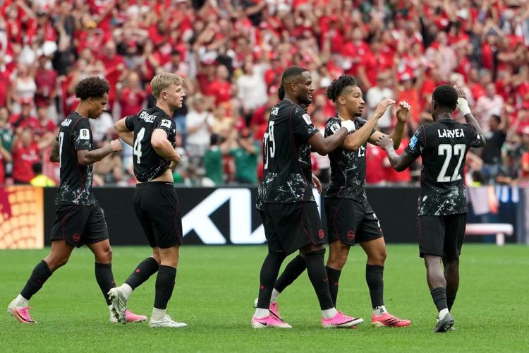 Canada routs Qatar 6-0 for historic first win at FIFA World Cup