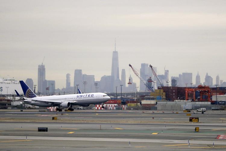 Air traffic controllers for Newark airport briefly lose radar access again