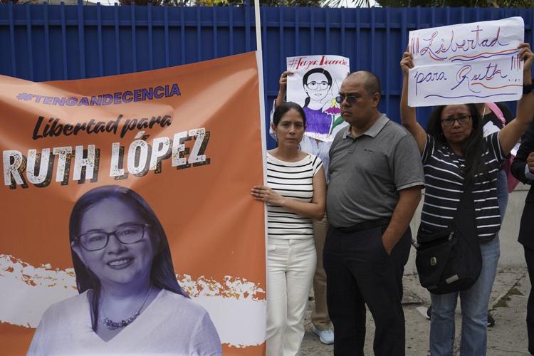 Judge orders El Salvador human rights lawyer jailed for 6 months pending trial