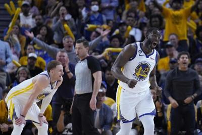 Stephen Curry, Warriors stave off elimination, force Game 6 by beating Lakers 121-106
