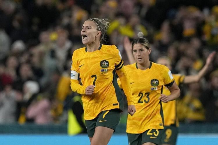 Australia opens Women's World Cup with a 1-0 win over Ireland, despite Sam Kerr's absence