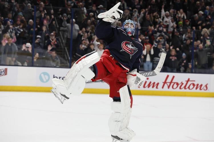 NHL roundup: Fleury passes Roy for second in wins as Wild whip Islanders 5-0