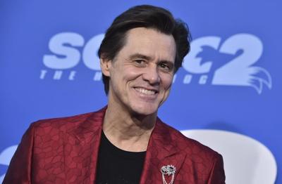 Russia bans 100 Canadians including Atwood, Jim Carrey