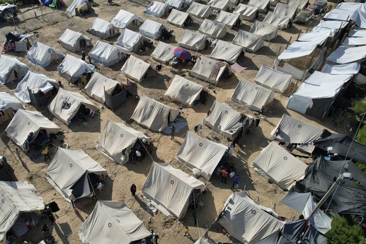 Gaza under Israeli siege: Bread lines, yellow water and nonstop explosions