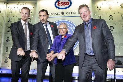 Sedin twins, Luongo, Alfredsson lead Hockey Hall of Fame's class of 2022