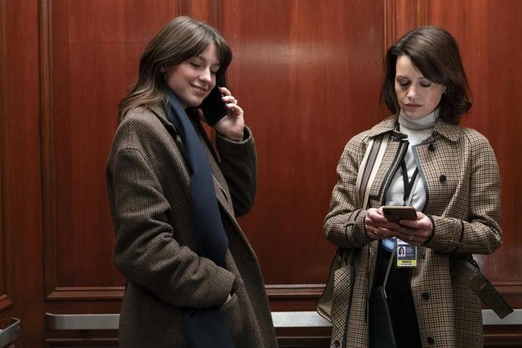 'The Girls on the Bus' takes you on a soapy ride with reporters following presidential campaigns