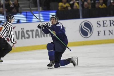 WJHC roundup: Finland surprises host Sweden 5-4 in shootout