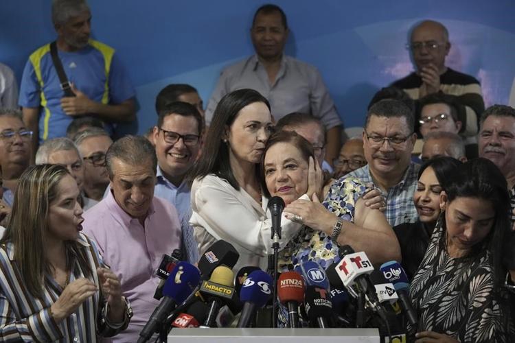 Venezuelan opposition presidential candidate María Machado names substitute while she fights ban