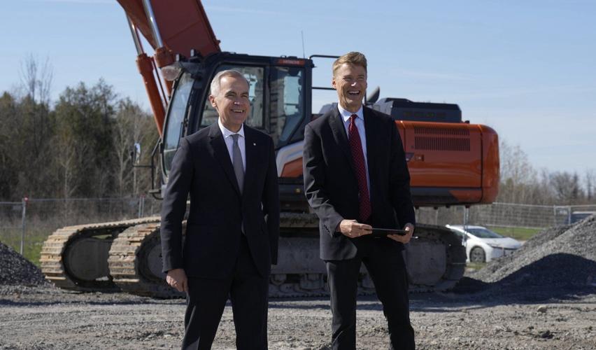 Housing minister says Liberal ridings aren't favoured for funding after Gladu comment