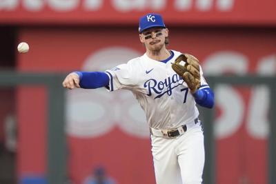 Matt Chapman wins 5th Gold Glove, Varsho among 14 first-time winners