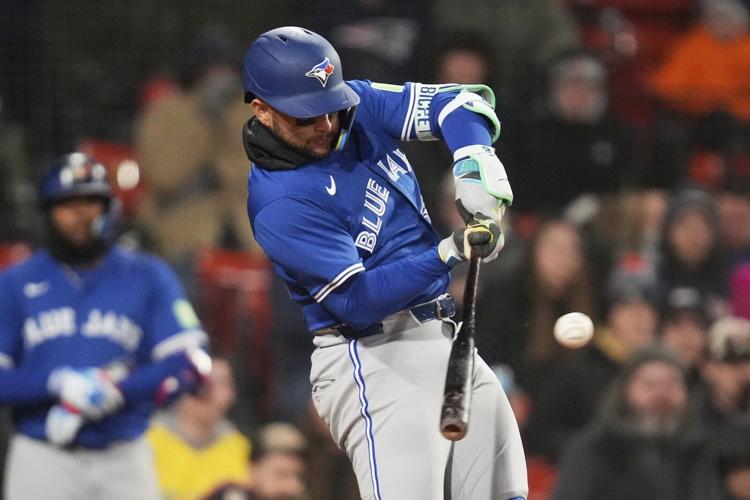 Bichette drives in winner in 11th, Guerrero celebrates extension with 3 hits as Blue Jays beat Bosox