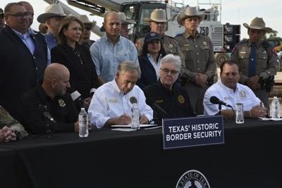 Judge expresses skepticism at Texas law that lets police arrest migrants for illegal entry