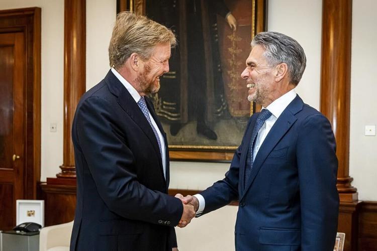 Dutch king swears in a new government 7 months after far-right party won elections