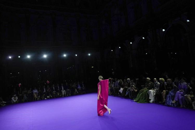 Elie Saab's classic fall couture has foliage, shimmer - and capes for men