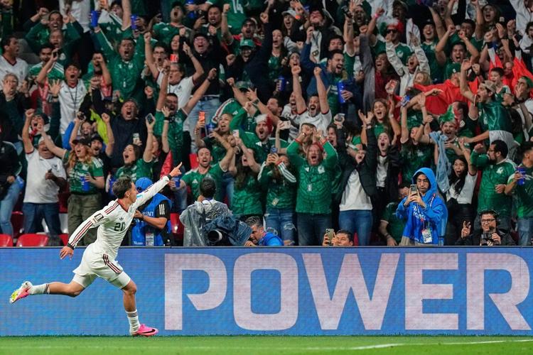 Mexico beats Czech Republic 3-0 to to sweep World Cup group-stage matches