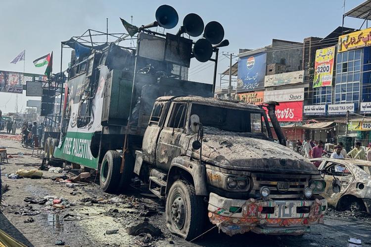 Pakistan police officer killed as authorities attempt to stop pro-Palestinian march