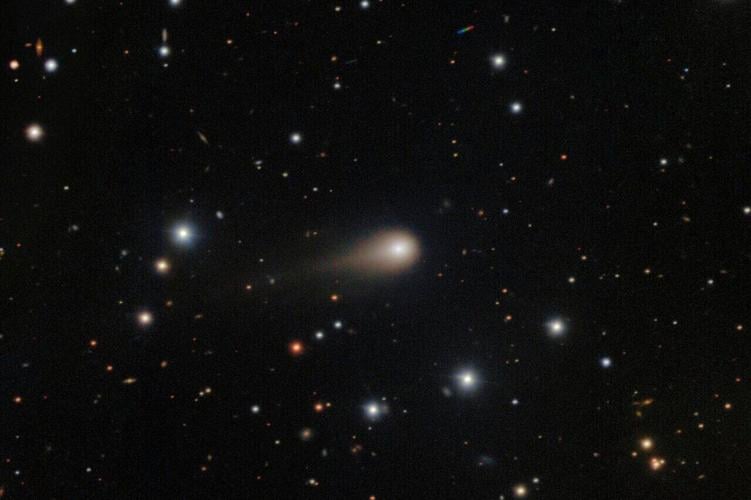 Telescope reveals a growing tail on the comet that's visiting from another star