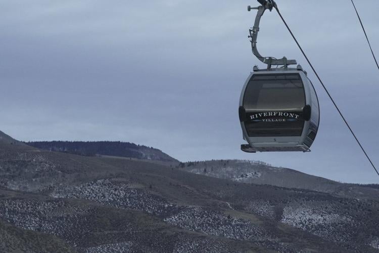 Warm weather and low snowpack bedevil Western ski resorts