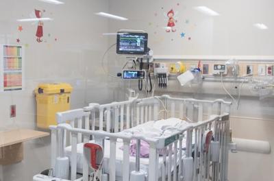 Montreal children’s hospitals over capacity, ask parents not to come unless urgent