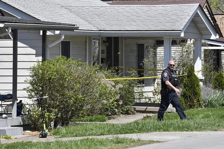 Video shows Louisville police under fire from bank shooter