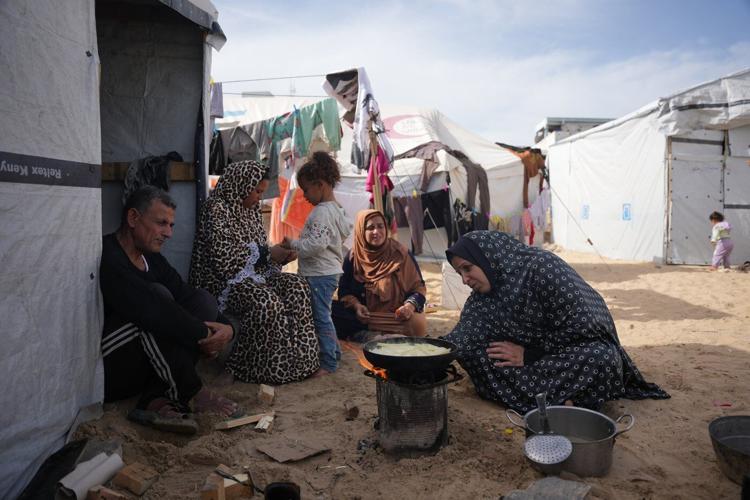 Gaza's Rafah border crossing has reopened but few people get through