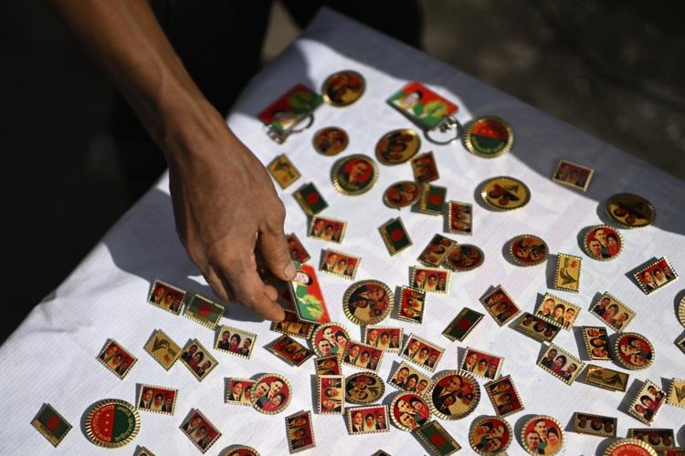 Supporters of Bangladesh's ex-Premier Khaleda Zia rally to call for a general election