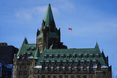 The federal government must revisit its approval of a popular weed-killer, court says