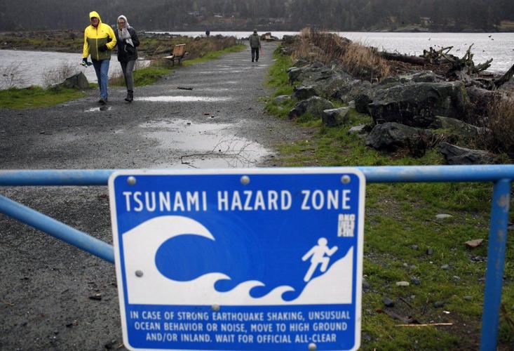 CP NewsAlert: Tsunami watch for much of B.C. coast after massive 8.7 quake off Russia