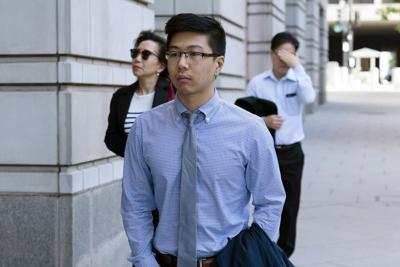 Maryland police officer convicted of tossing smoke bomb at police during Capitol riot