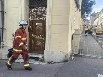French building collapse death toll rises to 6; 2 missing