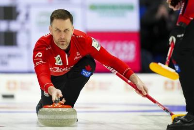 Canada's Brad Gushue beats Turkey, Sweden at world men's curling championship