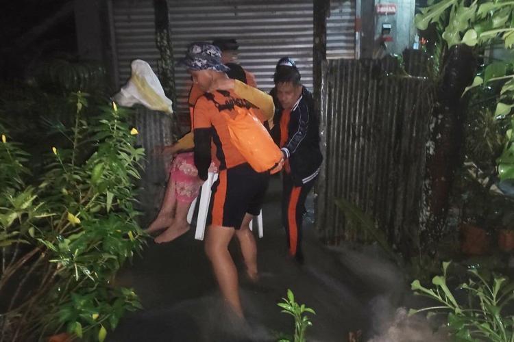 Another tropical storm hits the Philippines, causing 4 deaths and new evacuations