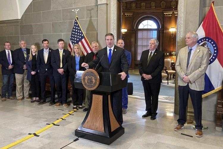 Teen athlete loses legs; St. Louis prosecutor under scrutiny