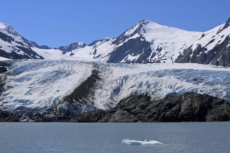 Avalanche buries 3 skiers near Anchorage, Alaska, officials say