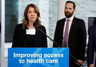 Smith details Alberta plans to open door for doctors to work publicly and privately