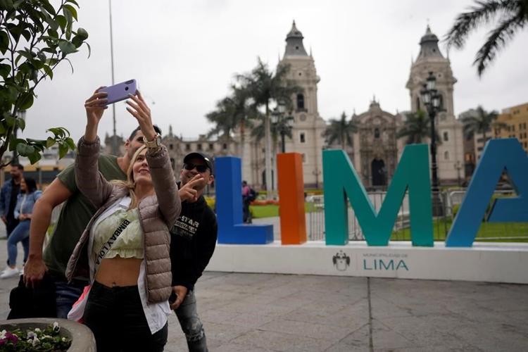 New Peru president vows to finish term, others want election