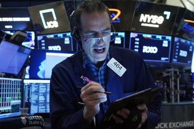 ɫֱ and U.S. markets rise after data show labour markets continue to cool