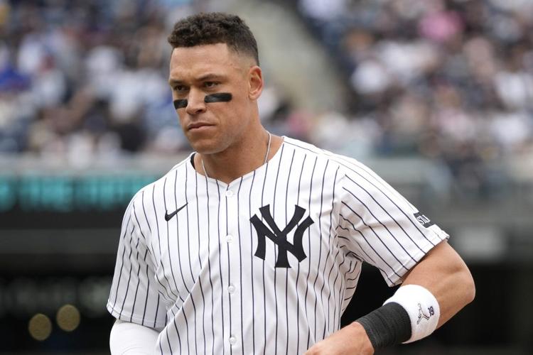 Judge's tiebreaking homer in 2nd game leads Yankees to doubleheader sweep of Blue Jays
