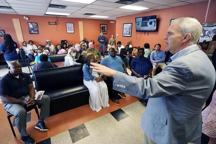 Elvis Presley's cousin lifts Democrats' hopes in Mississippi governor's race