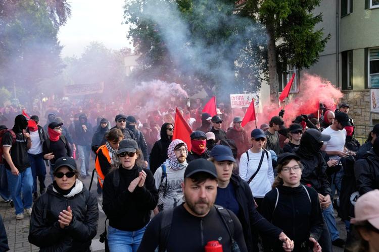Far-right Alternative for Germany party elects leaders as protesters and police clash