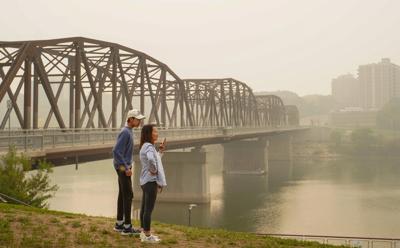 Regina, Saskatoon see air quality warnings as wildfire smoke blankets Saskatchewan