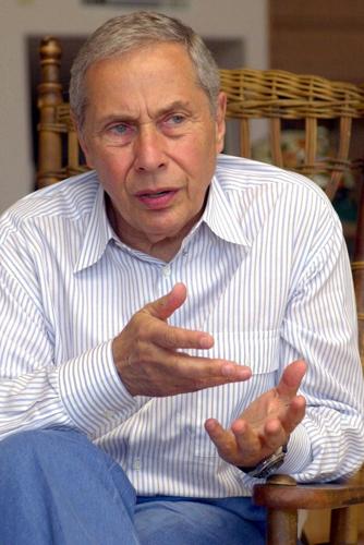 Mark Rydell, the Oscar-nominated director of 'On Golden Pond,' dies at 97