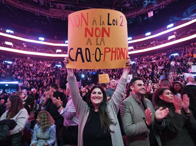 Doctors gather to protest physician payment bill at Bell Centre